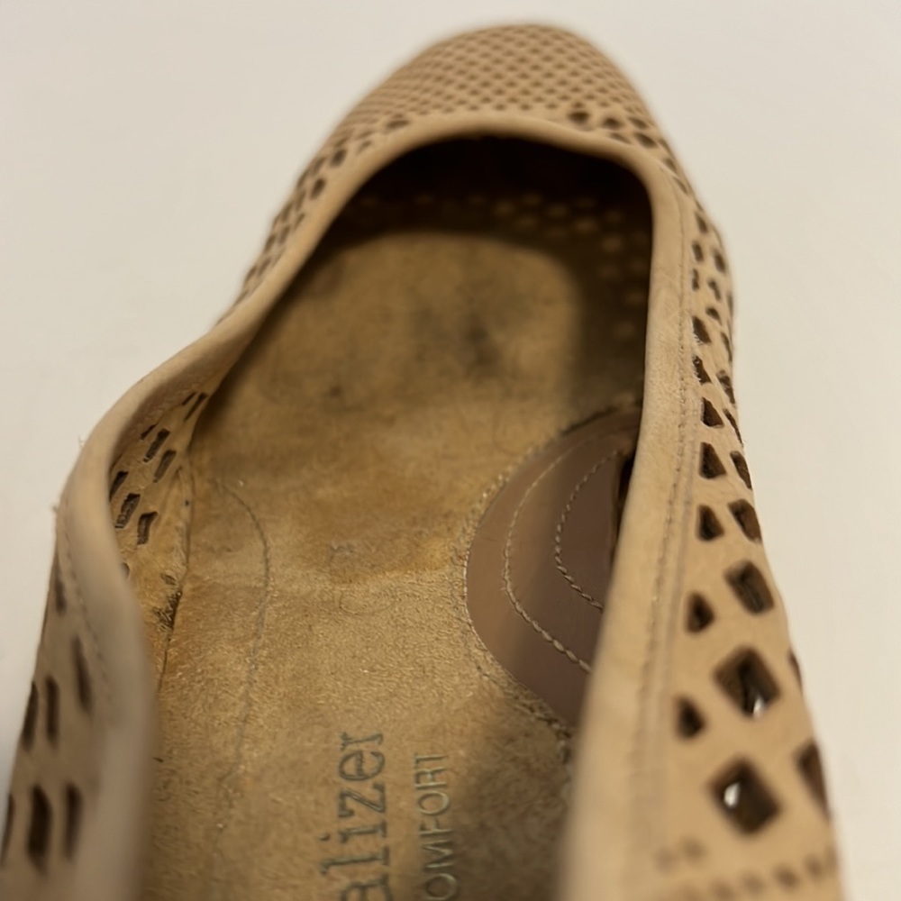 Naturalizer Brelynn N5 Comfort Tan Slip on Wedge shoe size 6.5M - Picture 8 of 11